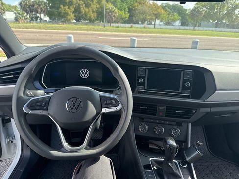 Used 2022 Volkswagen Jetta Sport image 7