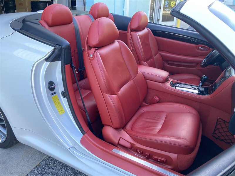 Used 2007 Lexus SC 430 Convertible RWD image 16