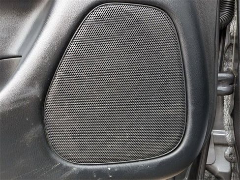 Used 2019 Nissan Pathfinder S image 16