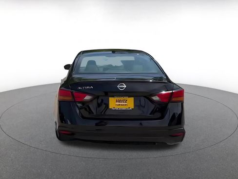 Used 2025 Nissan Altima 2.5 SV FWD image 10