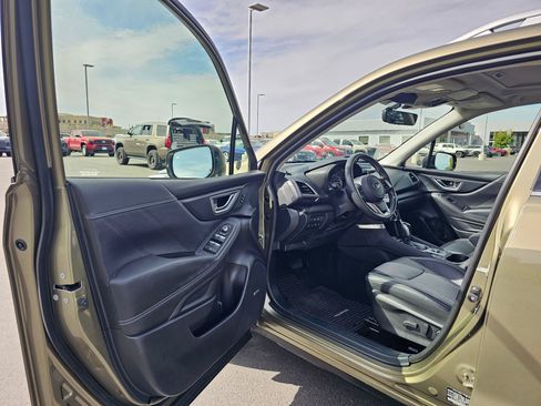 Used 2022 Subaru Forester Touring AWD/4WD image 17