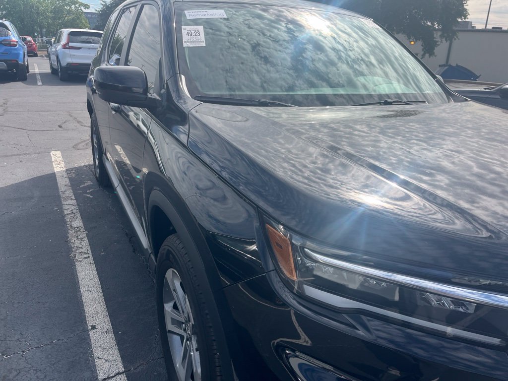 Used 2025 Honda Pilot EX-L image 3