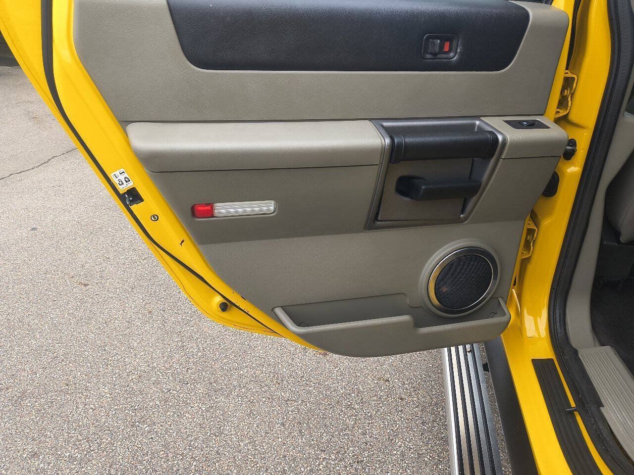 Used 2003 HUMMER H2 w/ Preferred Equipment Group AWD/4WD image 11