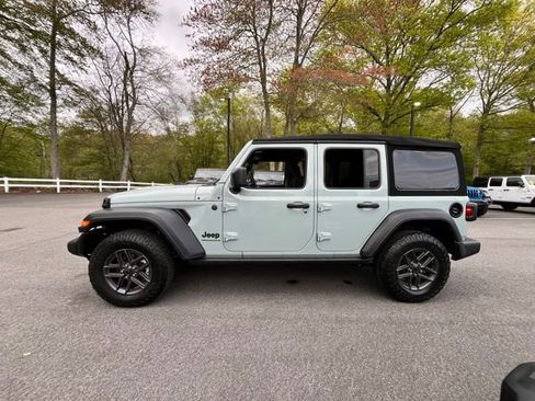 Used 2024 Jeep Wrangler Unlimited Sport AWD/4WD image 10
