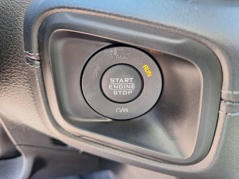 Used 2025 Jeep Wrangler Unlimited Sahara AWD/4WD image 20
