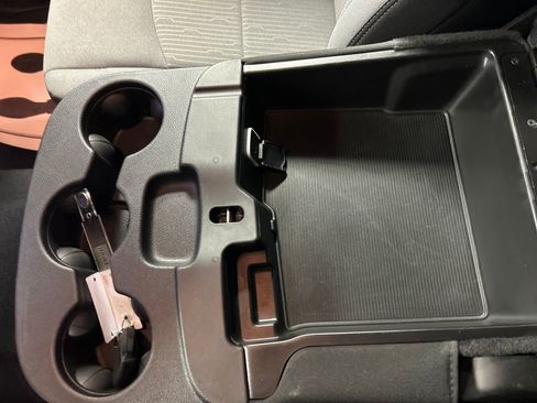 Used 2024 RAM 2500 Big Horn w/ Bed Utility Group image 21