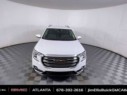 Used 2023 GMC Terrain SLT image 3