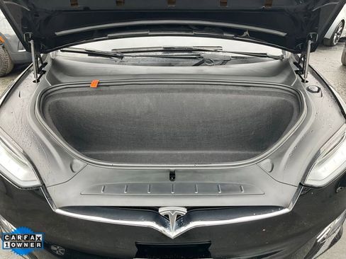 Used 2018 Tesla Model X 75D image 12