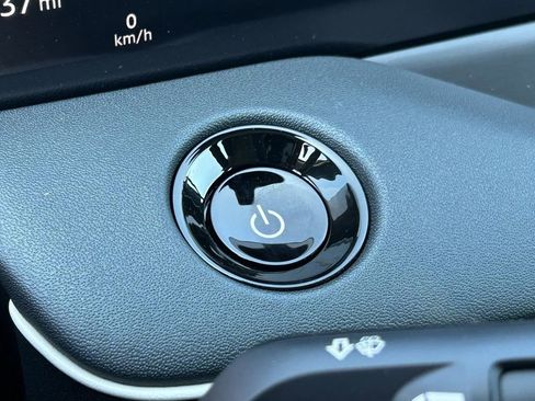 New 2026 Nissan Leaf image 17