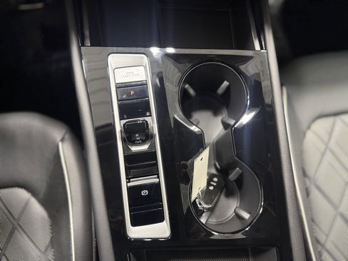 Used 2024 Volkswagen Atlas SEL Premium R-Line image 21