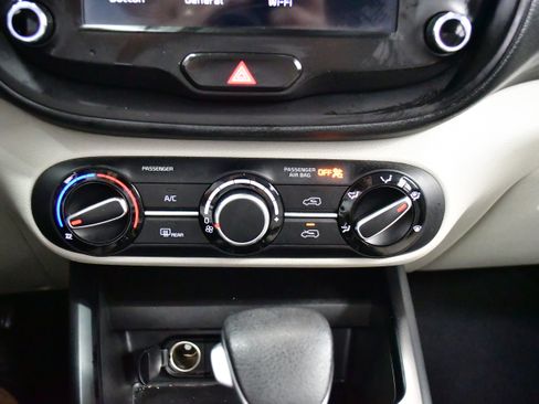 Used 2025 Kia Soul LX w/ LX Technology Package image 27