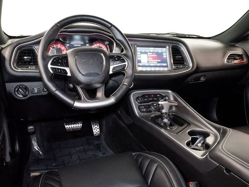 Used 2018 Dodge Challenger SRT Hellcat RWD image 12