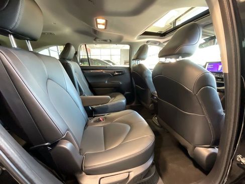 Used 2023 Toyota Highlander Limited AWD/4WD image 20