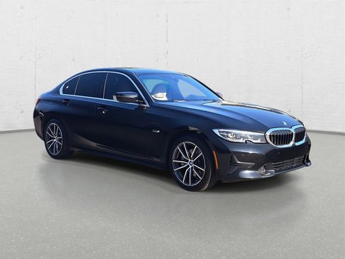 Used 2022 BMW 330e xDrive w/ Driving Assistance Package image 3