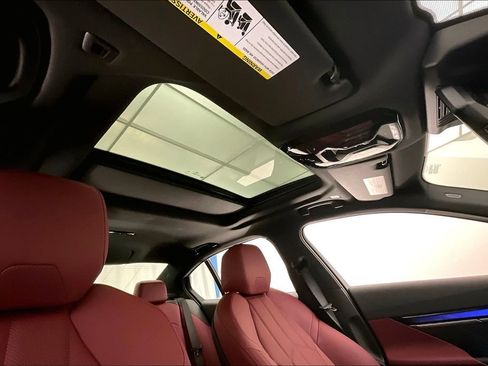 Used 2025 BMW i5 xDrive40 w/ Premium Package image 26