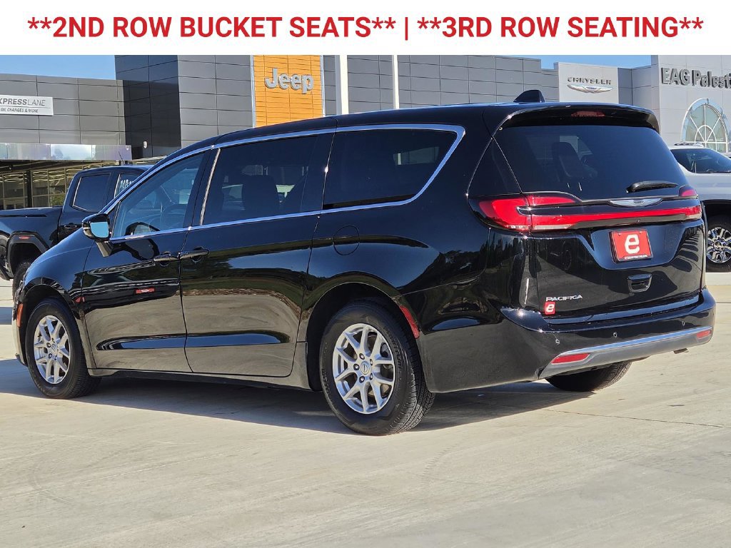 Used 2025 Chrysler Pacifica Select FWD image 6