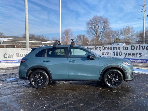 Used 2023 Honda HR-V Sport image 2