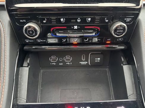 Used 2022 Jeep Grand Cherokee Summit AWD/4WD image 18