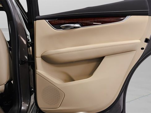 Used 2019 Cadillac XT5 Luxury image 32