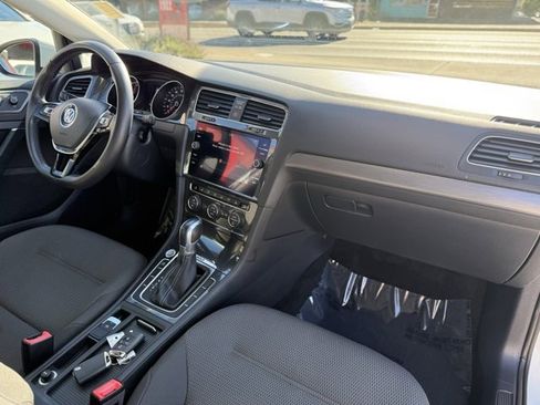 Used 2019 Volkswagen e-Golf SE w/ Driver Assistance Package image 25