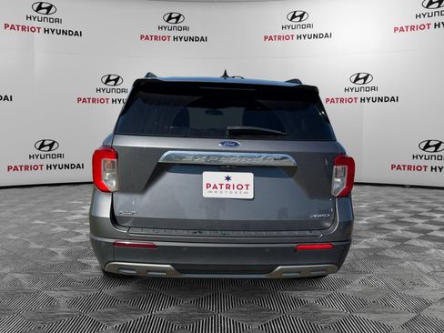 Used 2021 Ford Explorer XLT w/ Equipment Group 202A AWD/4WD image 4