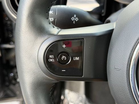 Used 2024 MINI Cooper SE FWD image 23