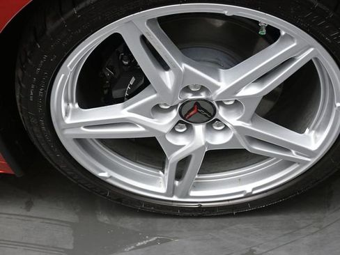Used 2025 Chevrolet Corvette Stingray Preferred Cpe w/ Chrome Exterior Badge Package image 23
