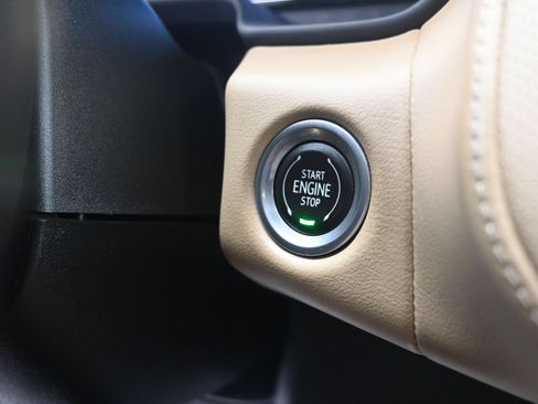 Certified 2022 Chevrolet Suburban Premier AWD/4WD image 18