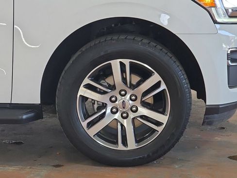 Used 2024 Ford Expedition Limited AWD/4WD image 7