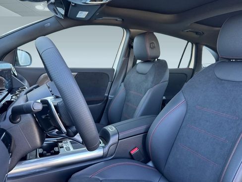 New 2026 Mercedes-Benz GLA 35 AMG 4MATIC image 21