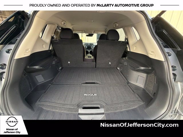 Used 2019 Nissan Rogue SV w/ Premium Package AWD/4WD image 12