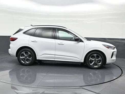 Used 2023 Ford Escape ST-Line w/ Tech Pack #1 FWD image 6