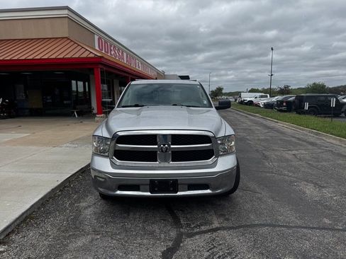 Used 2018 RAM 1500 Classic SLT AWD/4WD image 3