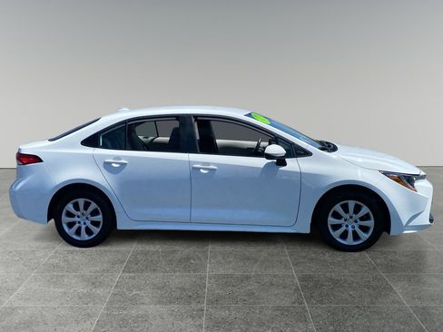 Used 2025 Toyota Corolla LE FWD image 6
