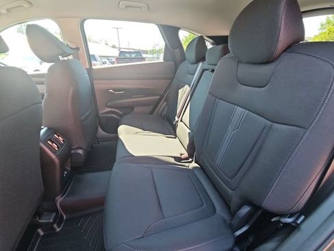 Used 2025 Hyundai Tucson SEL AWD/4WD image 28