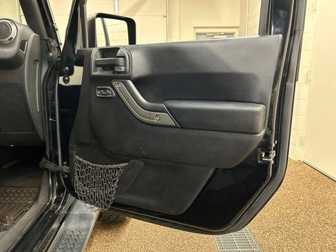 Used 2015 Jeep Wrangler Unlimited Sport w/ Quick Order Package 24S AWD/4WD image 16