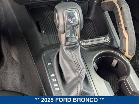 New 2025 Ford Bronco Badlands image 14