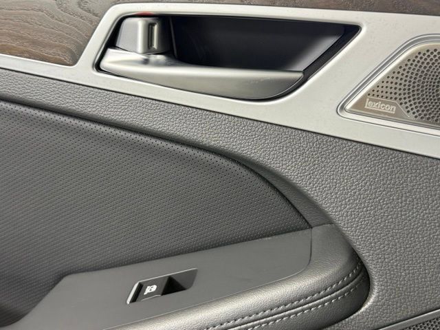 Used 2018 Genesis G80 3.8 w/ Option Group 03 RWD image 26
