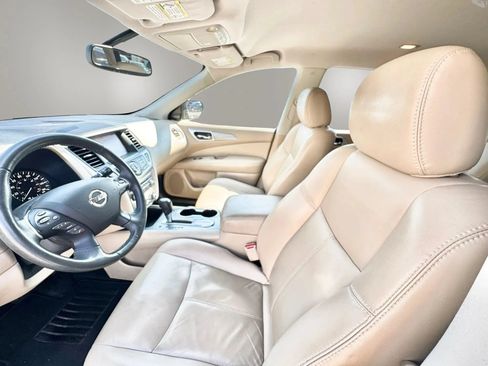 Used 2018 Nissan Pathfinder SL FWD image 11