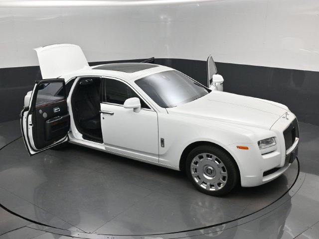 Used 2013 Rolls-Royce Ghost RWD image 19