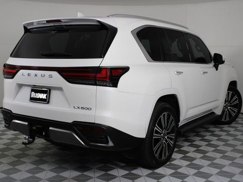 Used 2024 Lexus LX 600 4WD w/ Luxury Package image 4