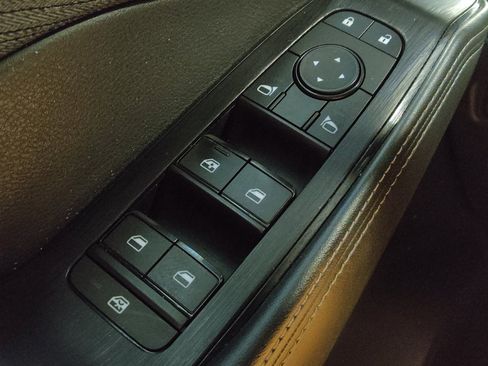 Used 2021 Nissan Rogue S AWD/4WD image 27