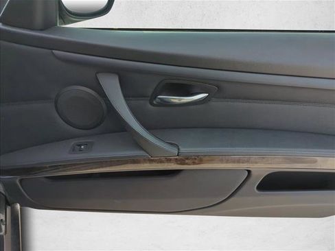 Used 2010 BMW 328i Convertible image 21