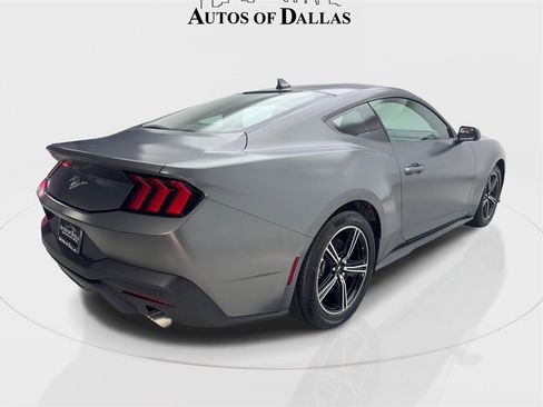 Used 2025 Ford Mustang Coupe image 6