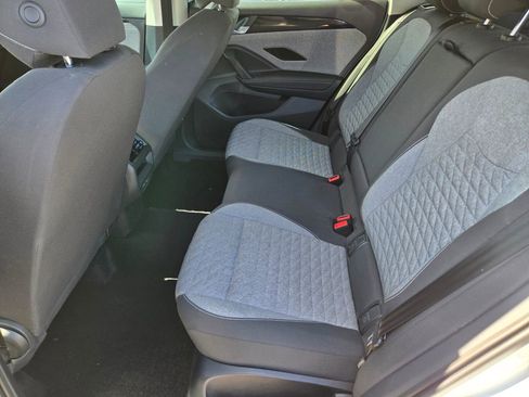 Used 2025 Volkswagen Tiguan S AWD/4WD image 9