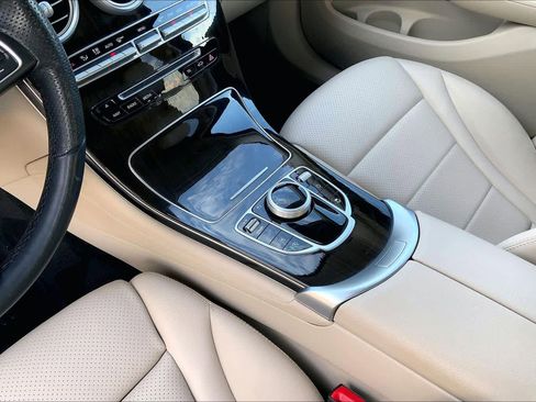 Used 2019 Mercedes-Benz GLC 300 image 17