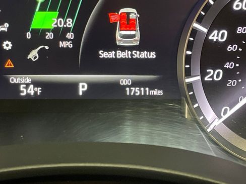 Certified 2023 Toyota Highlander XLE image 16