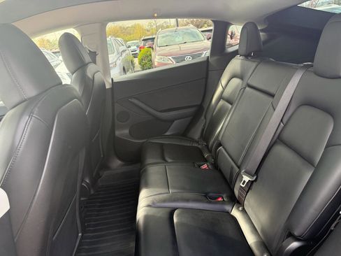 Used 2020 Tesla Model Y Long Range image 14