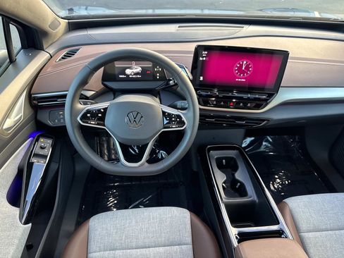 Certified 2023 Volkswagen ID.4 Pro image 8