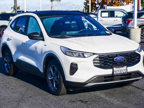 Used 2025 Ford Escape ST-Line w/ Equipment Group 301A image 3